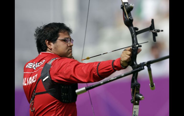 Álvarez dice que México no alcanzo medalla por errores individuales, sino por ser un equipo. AP  /