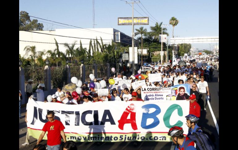 Familiares de los menores fallecidos en el incendio de la guardería ABC exigen justicia. ARCHIVO  /