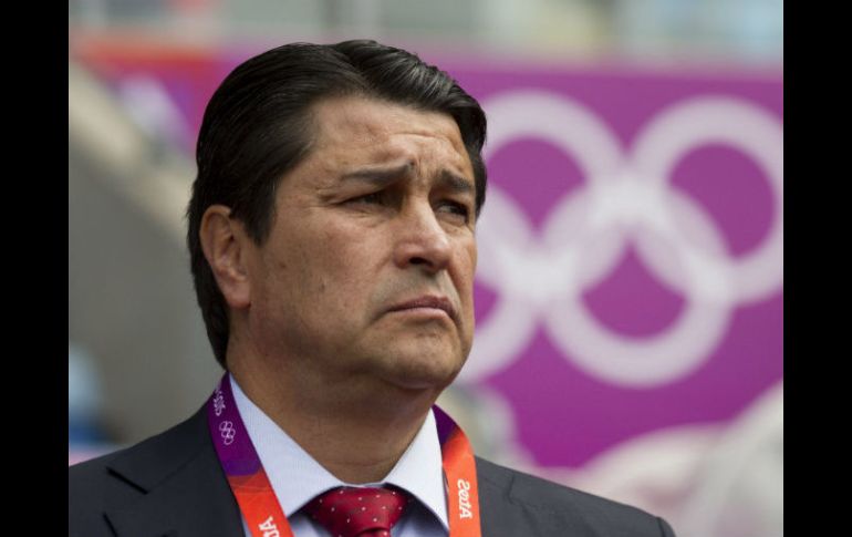 El entrenador mexicano Luis Fernando Tena durante su partido de la fase previa de los Juegos Olímpicos. EFE  /