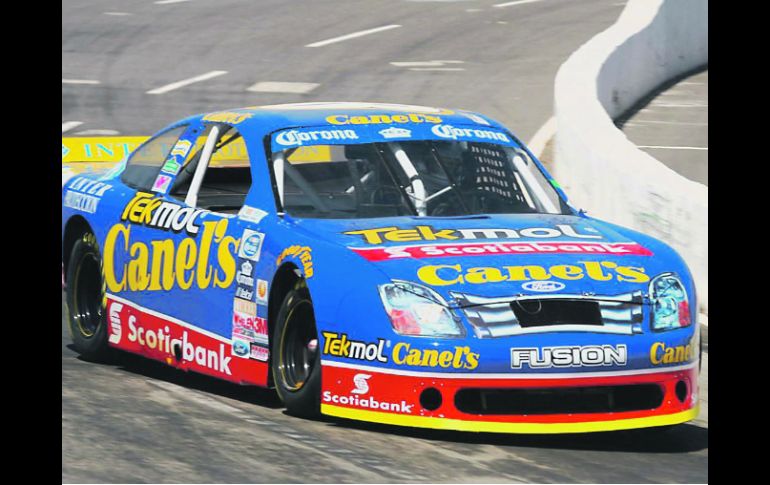 Nuevo ganador. Rafael Martínez dominó la carrera celebrada en el autódromo potosino y subió a lo más alto del podio. ESPECIAL  /