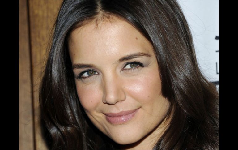 Katie Holmes, actriz que cobrara fama por su papel en la serie Dawson's Creek. ARCHIVO  /