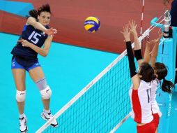 Italia cerró el marcador con parciales de 25-22, 25-21, 20-25 y 25-20. EFE  /