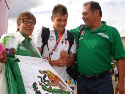 Felices, los padres de Germán Sánchez celebran el triunfo de su hijo. EL UNIVERSAL  /