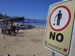 Autoridades sanitarias refieren que al momento no hay reportes de turistas por calidad del agua en costas de Jalisco. ARCHIVO  /