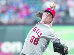 Brazo encendido. Jared Weaver toleró solamente dos carreras. AP  /