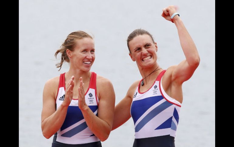 Helen Glover y Heather Stanning se colgaron el primero oro británico femenil en Londres 2012. REUTERS  /