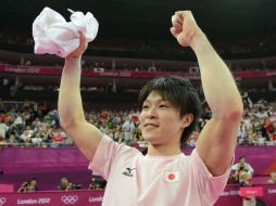 Kohei Uchimura, al momento de saber que es el mejor de la gimnasia artística varonil. AFP  /