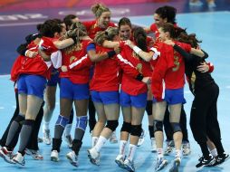 Las jugadoras de la selección española celebran su victoria ante Dinamarca. EFE  /