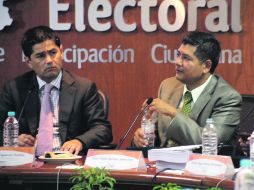 Sesión. Tomás Figueroa Padilla, consejero presidente, y Jesús Barajas Solórzano, secretario ejecutivo del Instituto Electoral.  /