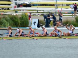 Las norteamericanas celebran tras llegar a la meta. AFP  /