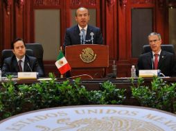 El Presidente Felipe Calderón durante la XXXIII sesión del Consejo Nacional de Seguridad Pública en la Ciudad de México. EFE  /