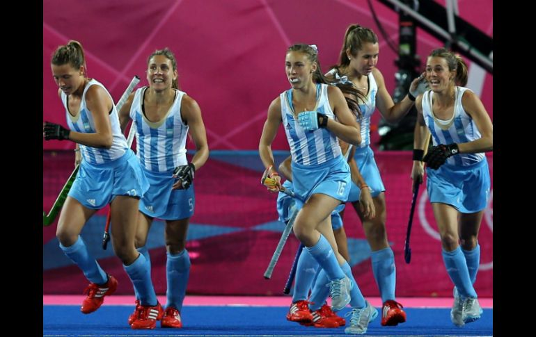 Después de caer ante EU, 'Las Leonas' salieron con la obligación del triunfo sobre Nueva Zelanda. EFE  /