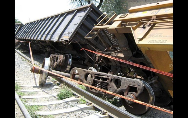 ''La Bestia'' transportaba a cientos de migrantes que resultaron afectados por el accidente. ARCHIVO  /