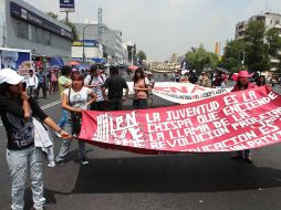 Los estudiantes sin lugar en universidades públicas han realizado marchas para exigir una oportunidad. ARCHIVO  /