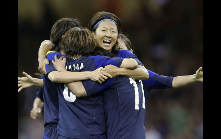 Las asiáticas enfrentarán a Francia en semifinales del futbol femenil de Londres. AP  /