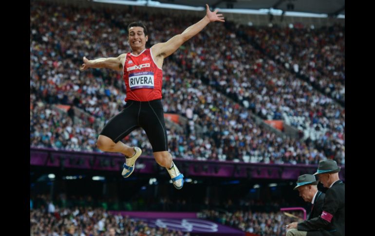 Rivera mostró fallas en su técnica, al quedarse con 7.42 metros al final de tres saltos. AFP  /