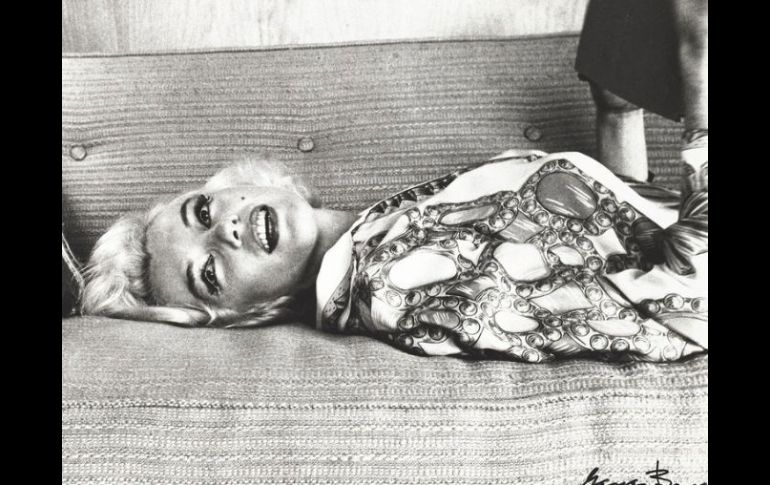 Marilyn en la fotografía titulada El sofá, por George Barris. ARCHIVO  /