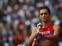 Yelena Isinbayeva prepara un salto en su debut en estos Juegos Olímpicos. REUTERS  /