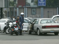 Autoridades viales del Estado piden a la población usar el cinturón como medida de seguridad. ARCHIVO  /