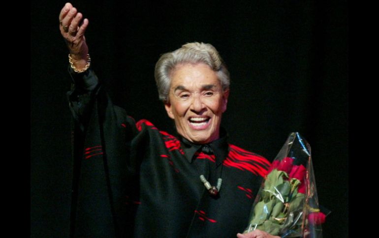 A través de la red social, algunos artistas han mandado mensajes de apoyo y agradecimiento a la cantante Chavela Vargas. ARCHIVO  /