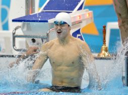 Sun Yang festeja su triunfa acabada la competición. AFP  /