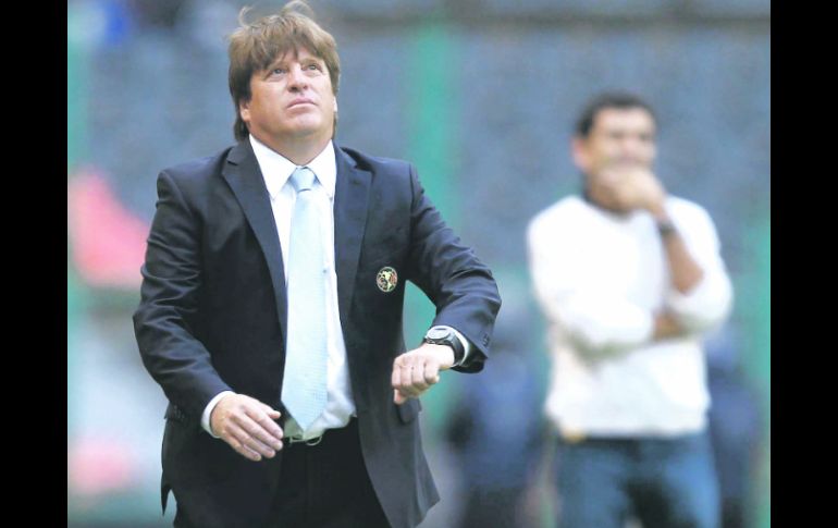 Visita al maestro. Miguel Herrera y sus Águilas se meten al estadio del Atlante de La Volpe. NTX  /