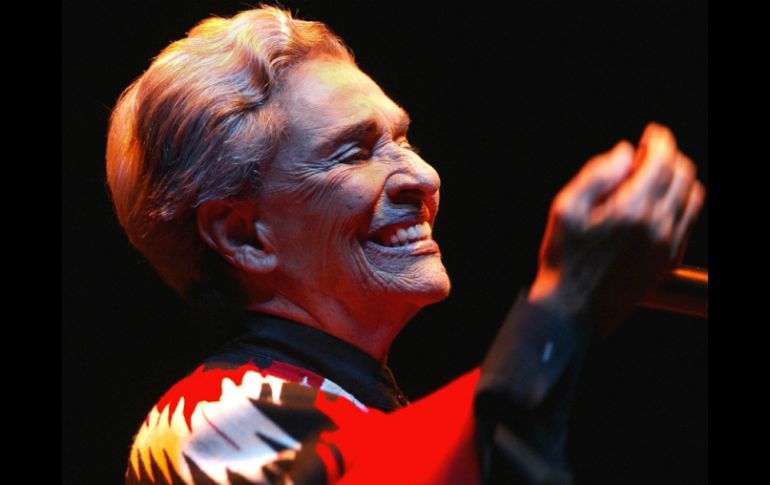 La 'leyenda' de Chavela inició cuando José Alfredo Jiménez la descubrió cantando en una avenida de la Ciudad de México. AFP  /