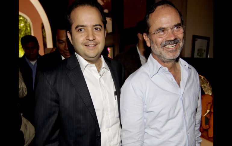 Alejandro Poiré y el líder del PAN, Gustavo Madero, durante el acto inaugural del encuentro entre Legisladores Electos. EL UNIVERSAL  /