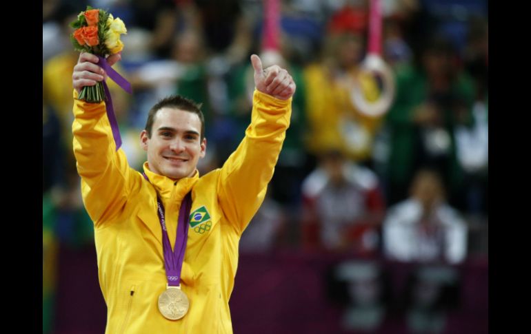 El brasileño Arthur Zanetti es el primer latinoamericano en ganar oro en gimnasia. AFP  /