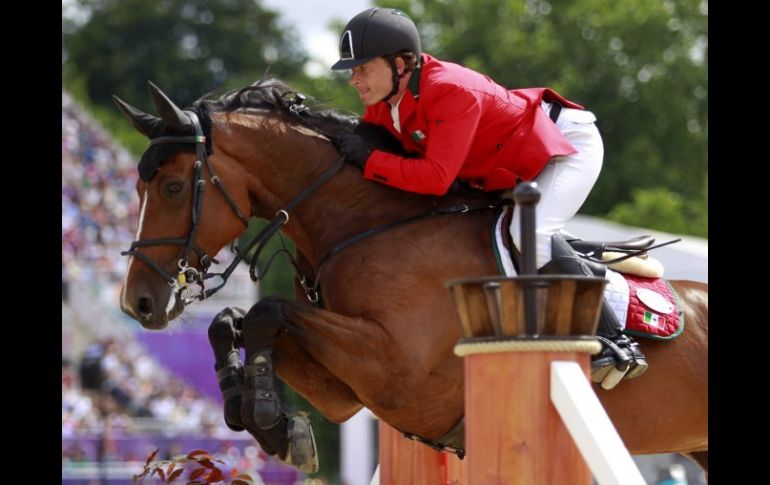 Michán, quien monta a Rosalía La Silla, recibió nueve castigos en la tercera tanda celebrada en el Greenwich Park . EFE  /