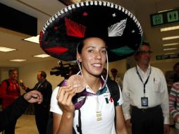 La medallista de bronce en trampolín de tres metros de Londres 2012 a su llegada a la Ciudad de México. EL UNIVERSAL  /