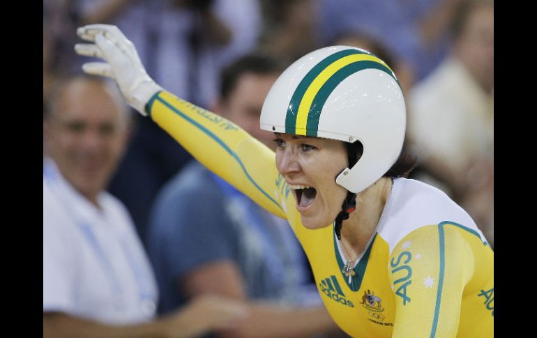 Meares, feliz tras su victoria en el ciclismo de pista. AP  /