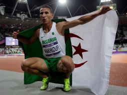 Taoufil Makhloufi celebra al ser proclamado campeón olímpico. AP  /