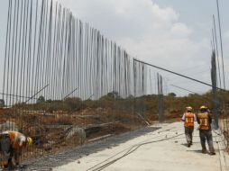 A lo largo de los 111 kilómetros del Macrolibramiento se tiene proyectada la construcción de entre 35 y 40 cruces. ARCHIVO  /