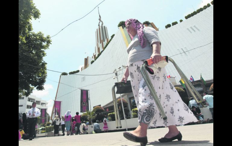 Con la llegada de delegados, tanto mexicanos como extranjeros, inició formalmente la festividad religiosa de La Luz del Mundo.  /