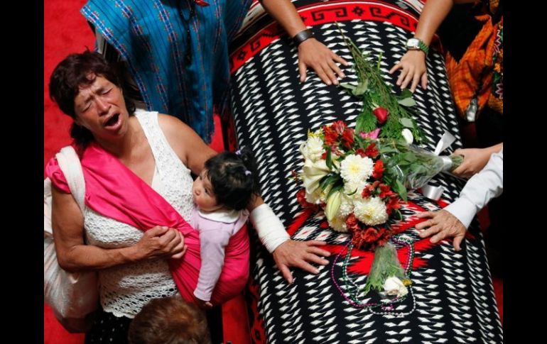 Gente de todo nivel acudió a la despedida de ''La Chamana''. REUTERS  /