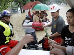 Los equipos de emergencia redoblan esfuerzos para auxiliar a más de un millón de afectados. REUTERS  /