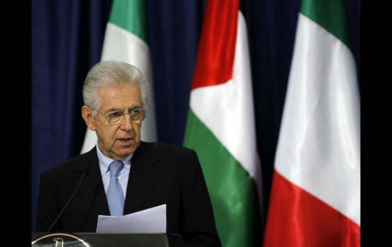 El primer ministro italiano Mario Monti se une al ''italenglish''. ARCHIVO  /