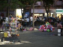 El representante de la Canirac señaló que se necesita una estrategia adecuada para poder quitar a los ambulantes del Centro. ARCHIVO  /