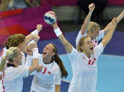 Las noruegas son las vigentes campeonas olímpicas y mundiales en balonmano. AFP  /