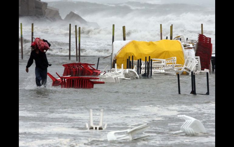 Intensas lluvias, marejadas y fuertes vientos son ocasionadas por la tormenta tropical ''Ernesto'' en Veracruz. EL UNIVERSAL  /