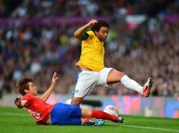 El lateral del Real Madrid, disputando un balón en las semifinales a Corea del Sur. XINHUA  /