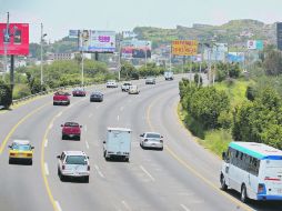 Carretera a Chapala. Tlaquepaque llevó su denuncia a la Procuraduría de Justicia estatal, cuando debió hacerlo ante la PGR.  /