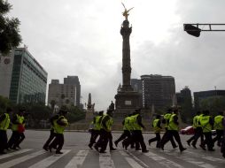 Elementos de Seguridad del Distrito Federal, listo para resguardar el orden en el Ángel de la Independencia, previo a festejos. NOTIMEX  /