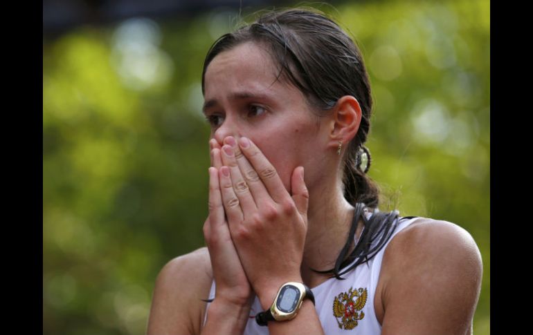 La marchista rusa celebra incrédula su oro olímpico. REUTERS  /