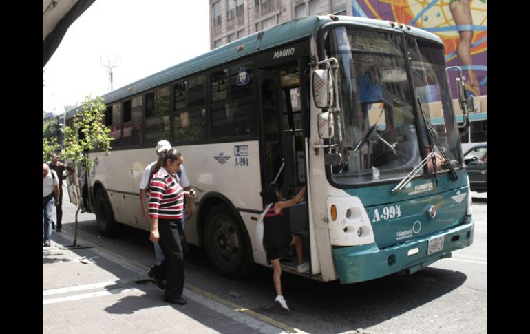 El líder de la Alianza de Camioneros,Jorge Higareda, dice que su posición esta en aumentar el transporte a ocho pesos.  /