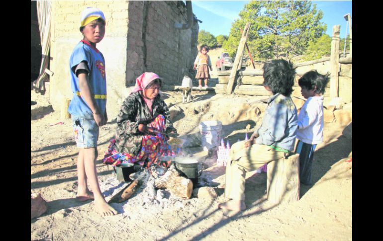 En la Zona Tarahumara viven 160 mil indígenas, cuyos índices de nutrición están 50% abajo de la media nacional. EL UNIVERSAL  /