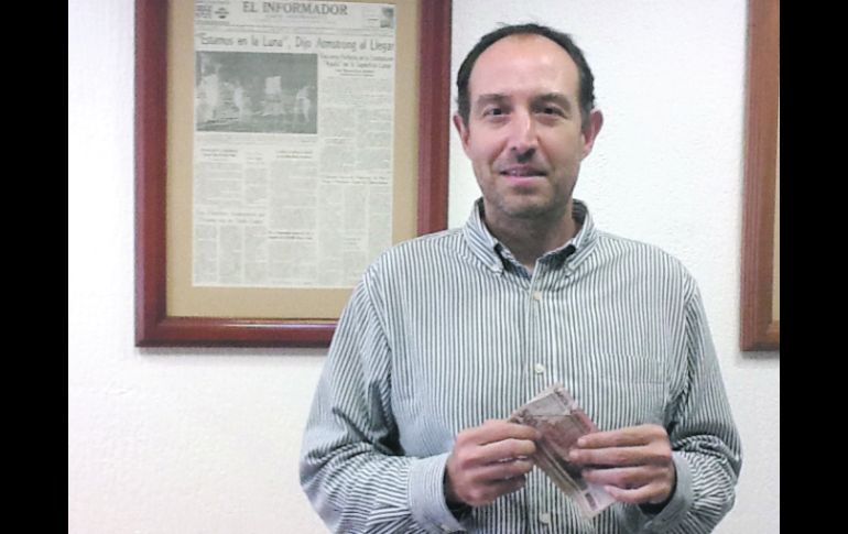 Feliz. Juan Carlos Silas Casillas fue el ganador de los tres mil pesos.  /