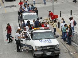 Hasta el momento, continúa el apoyo de transporte a la ciudadanía a través de vehículos oficiales estatales.  /