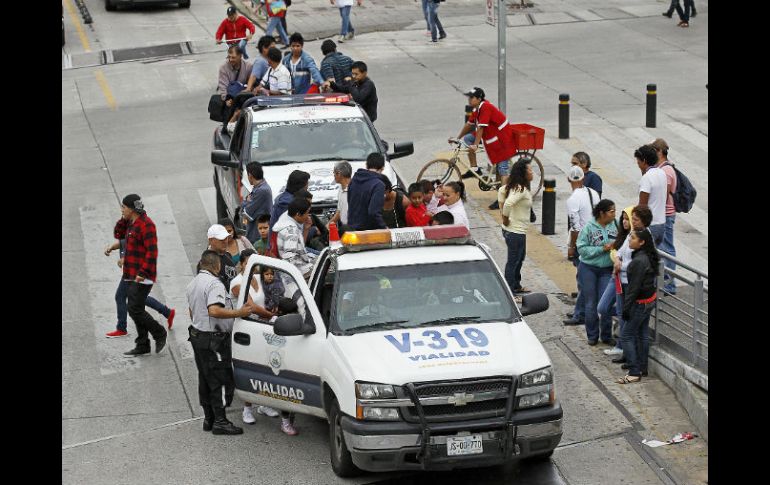 Hasta el momento, continúa el apoyo de transporte a la ciudadanía a través de vehículos oficiales estatales.  /